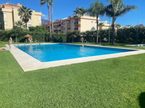 Central Estepona 3 bed apt with pool and parking